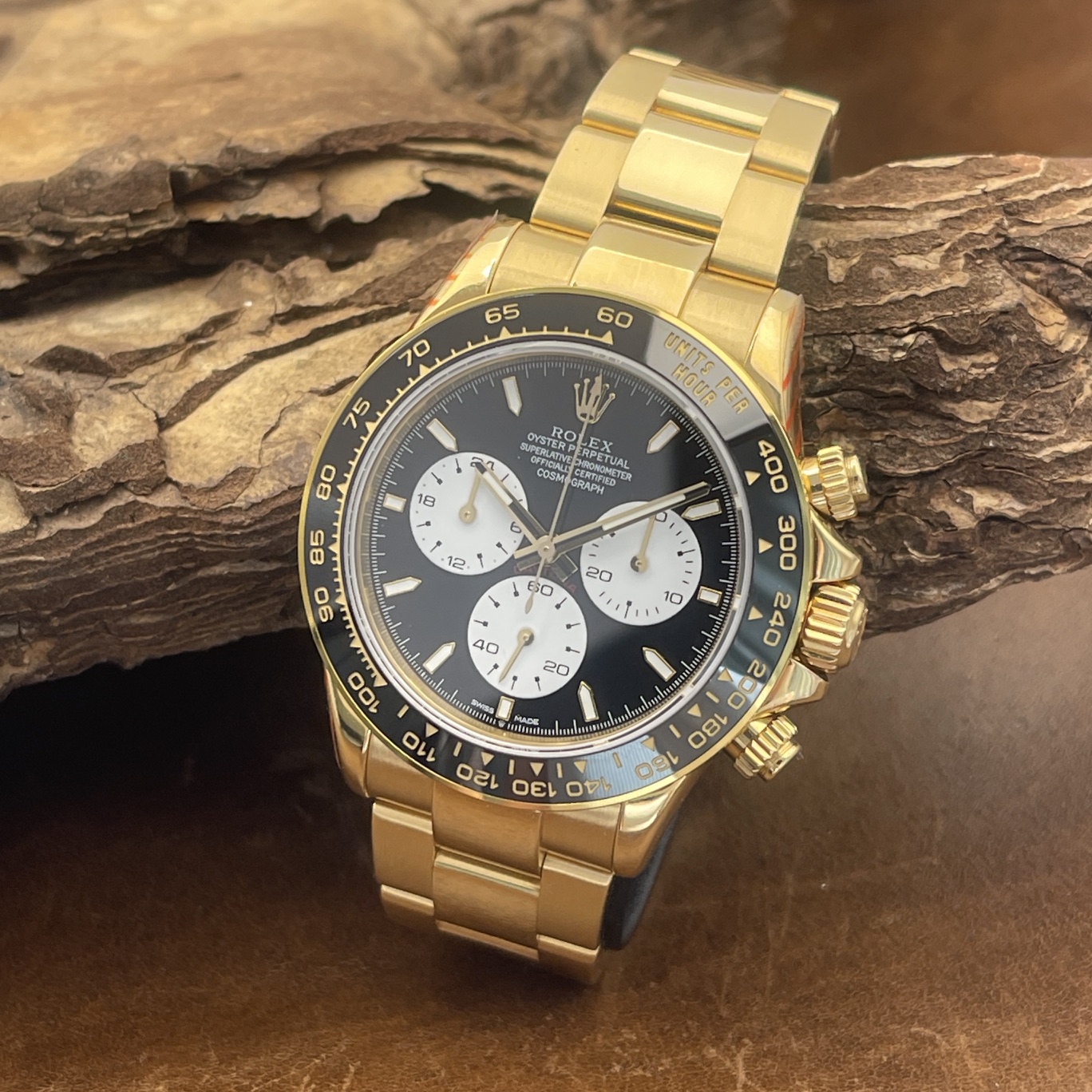 Rolex - Daytona "Le Mans"- FULLSET - Ref. 116528, sehr guter Zustand, Aftermarket, 40mm, schwarzes Le Mans Zifferblatt, Gelbgold 750, Gesamtansicht der Uhr