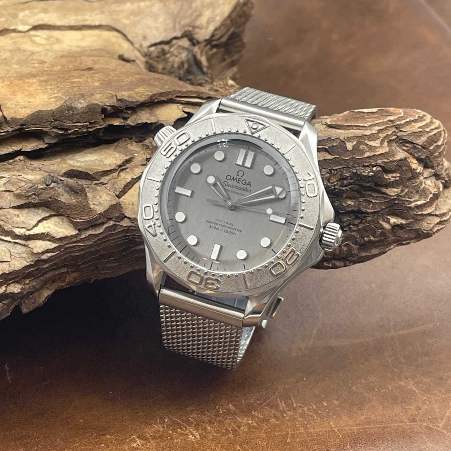Omega - Seamaster Diver 300 M  - UNGETRAGEN - Box/Papiere 01/2026 deutsch - Ref. 21030422006002