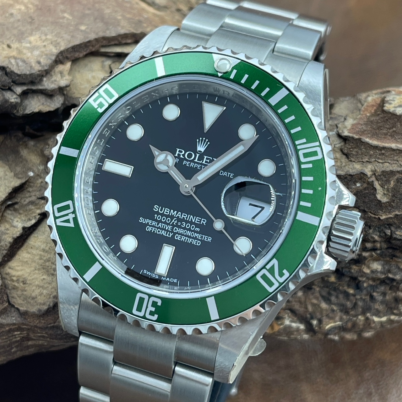 Rolex - Submariner Date "Kermit" - UNGETRAGEN - FULLSET EU - Ref. 16610LV - PARTLY STICKER