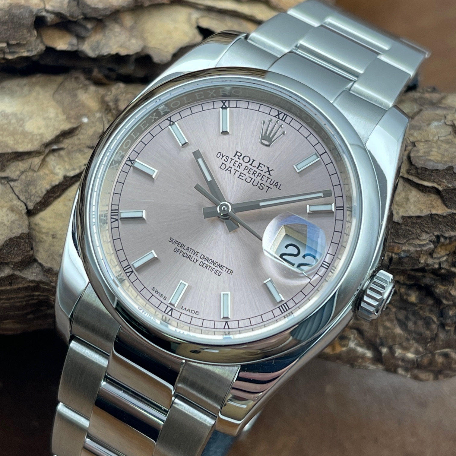 Rolex - Datejust 36 - Edelstahl mit Rosa Zifferblatt- Ref. 116200 - In Sehr Gutem Zustand - Detailansicht der Uhr
