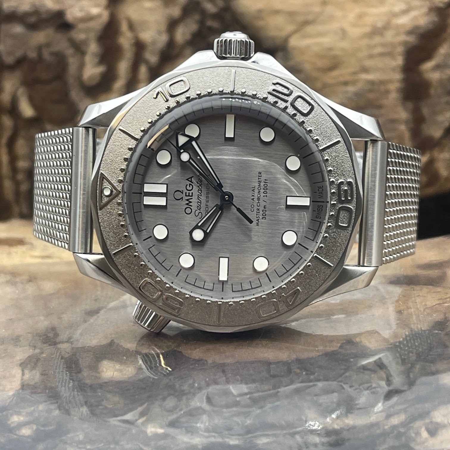 Omega - Seamaster Diver 300 M  - UNGETRAGEN - Box/Papiere 01/2026 deutsch - Ref. 21030422006002