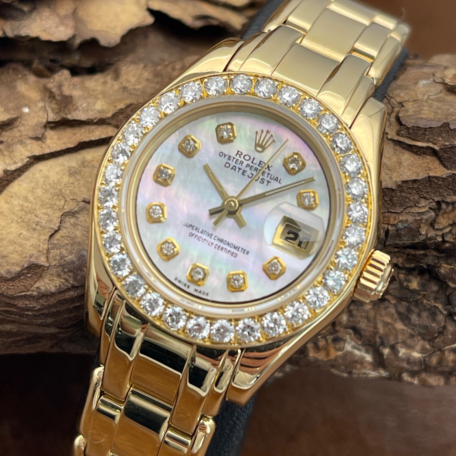 Rolex - Pearlmaster - 18K Yellow Gold app. 102gr. - Ref. 80298 - in sehr gutem Zustand mit perlmutt Zifferblatt - Detailansicht der Uhr