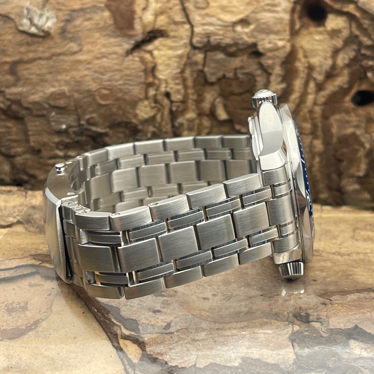 Omega - Seamaster Diver 300 M  - UNGETRAGEN - Box/Papiere 2026 - Ref. 210.30.42.20.03.001