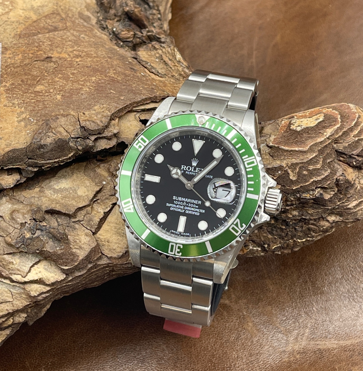 Rolex - Submariner Date "Kermit" - UNGETRAGEN - FULLSET EU - Ref. 16610LV - PARTLY STICKER