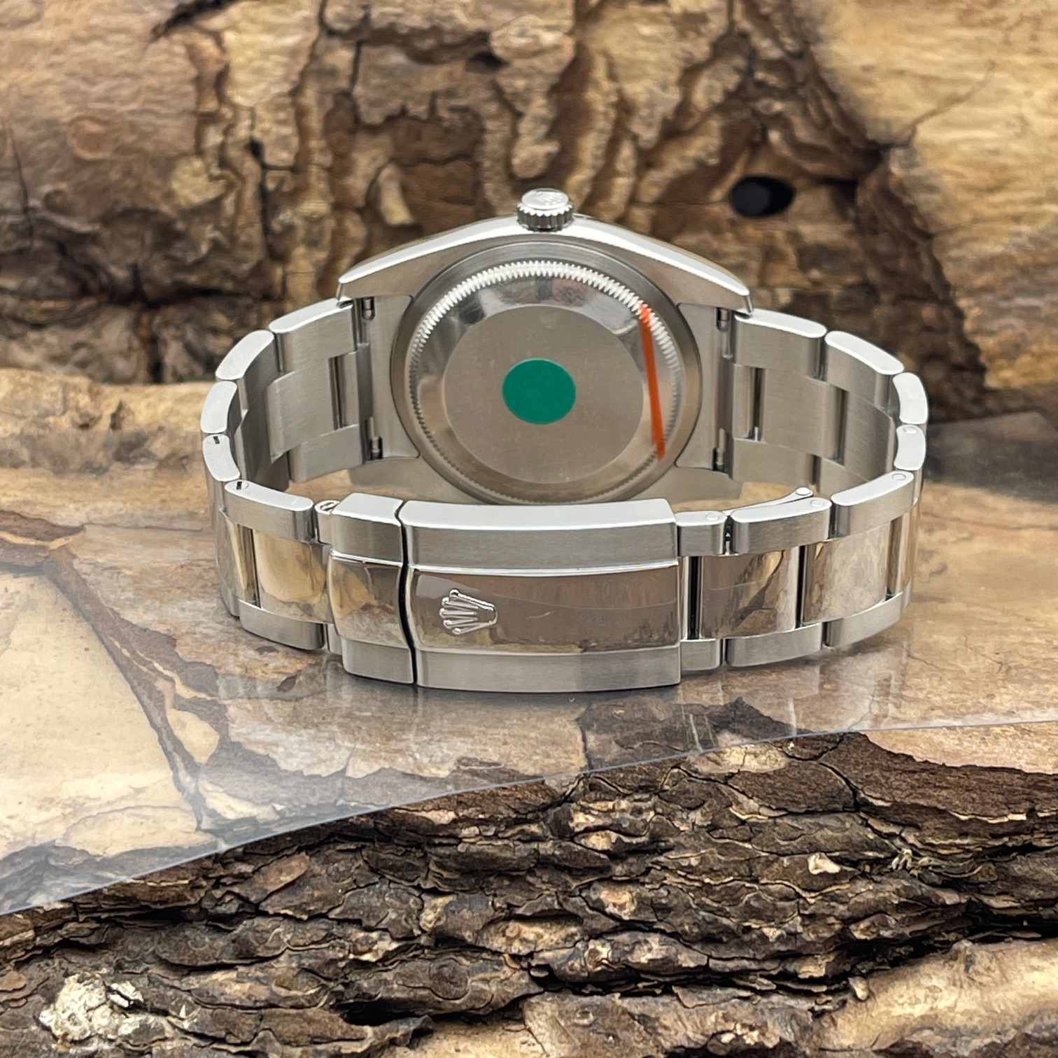 Rolex - Datejust 36 - Edelstahl mit Rosa Zifferblatt- Ref. 116200 - In Sehr Gutem Zustand - Rückseite der Uhr mit Gehäuseboden und Faltschließe