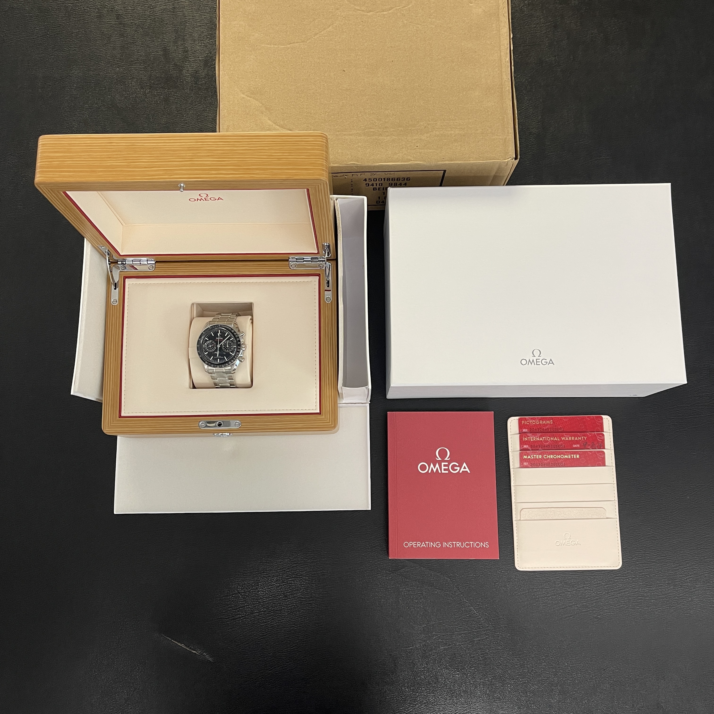 Omega - Speedmaster Moonwatch - Ref. 30430445201001 - B/P 09/2026