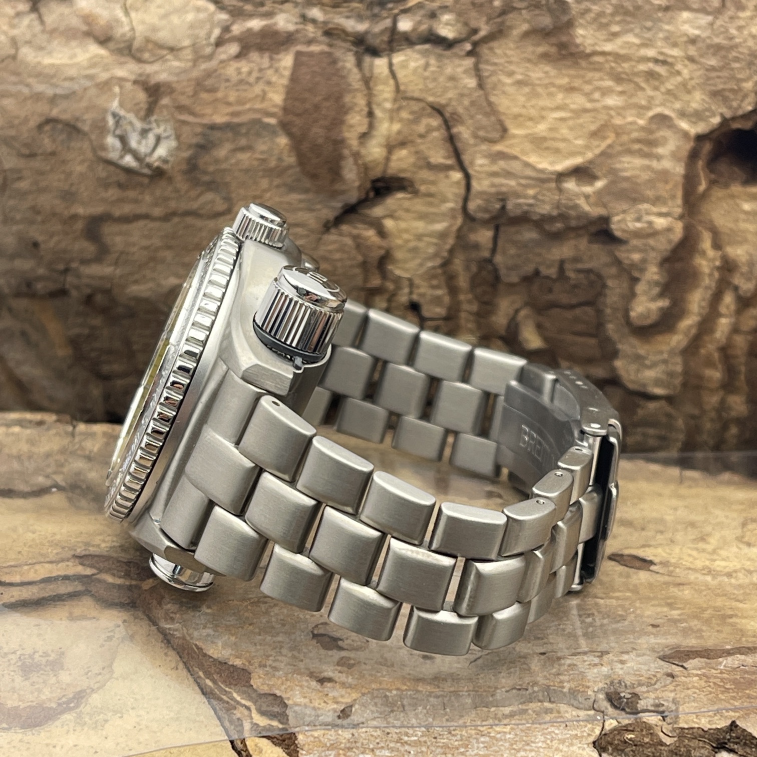 Breitling - Emergency - Ref. E56121.1 - gelb