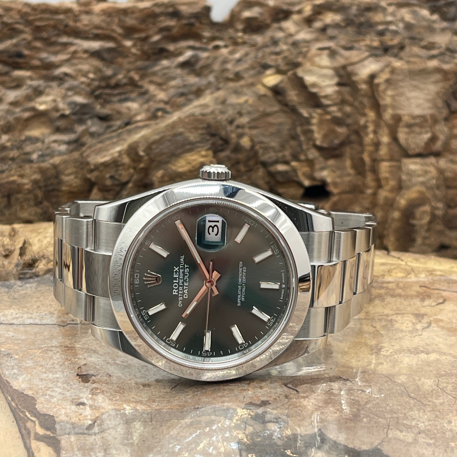 Rolex - Datejust 41 Mint Dial - FULLSET 2022 - Ref. 126300