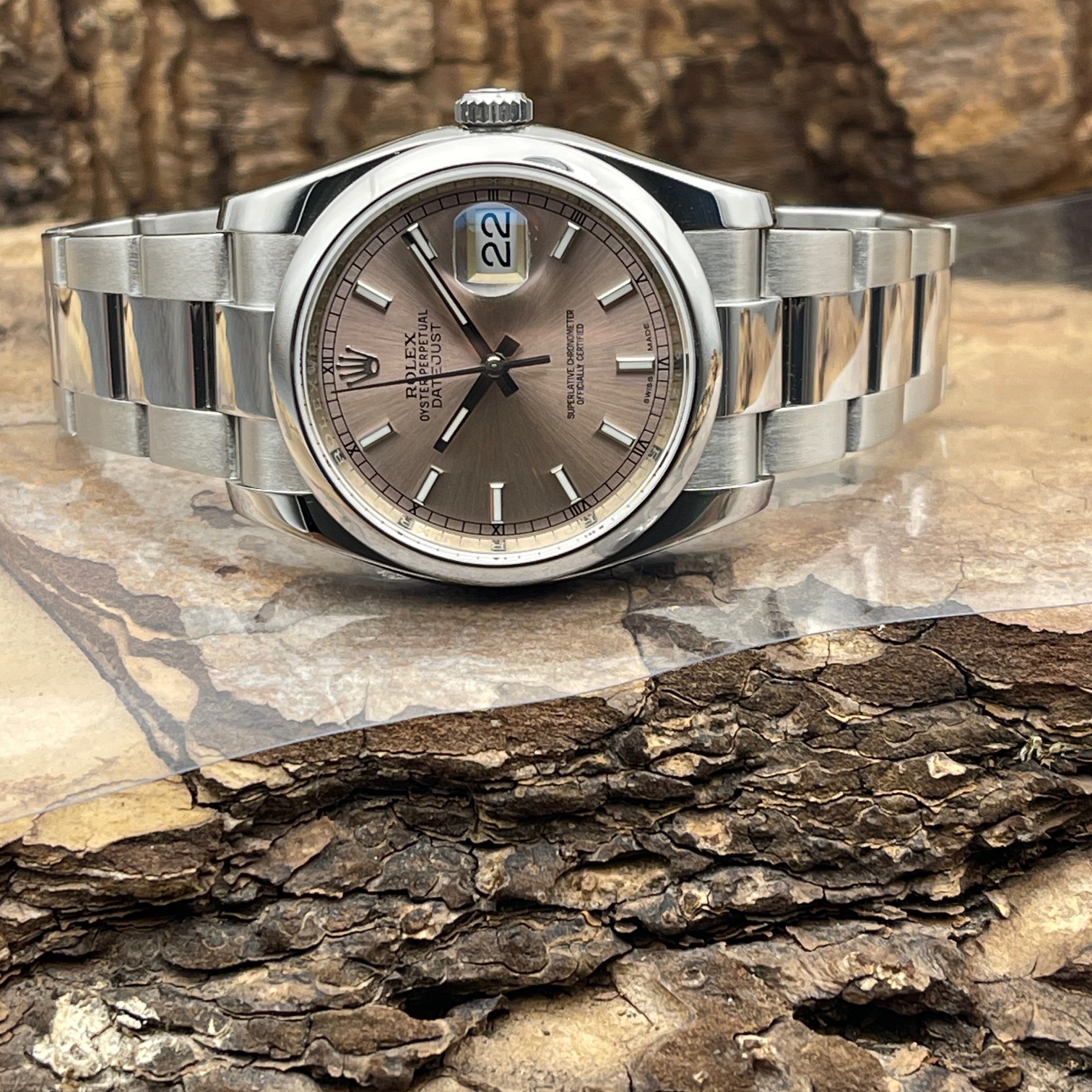 Rolex - Datejust 36 - Edelstahl mit Rosa Zifferblatt- Ref. 116200 - In Sehr Gutem Zustand - Liegendeansicht der Uhr