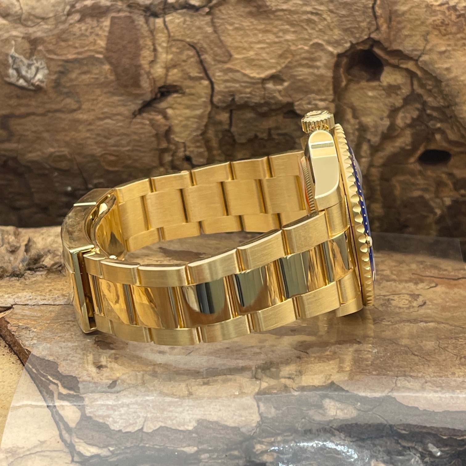 Rolex - Submariner 41 Yellow Gold - Box & Papers 2020 - Ref. 126618LB