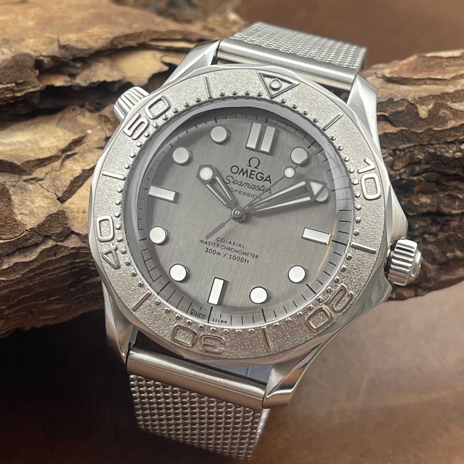 Omega - Seamaster Diver 300 M  - UNGETRAGEN - Box/Papiere 01/2026 deutsch - Ref. 21030422006002