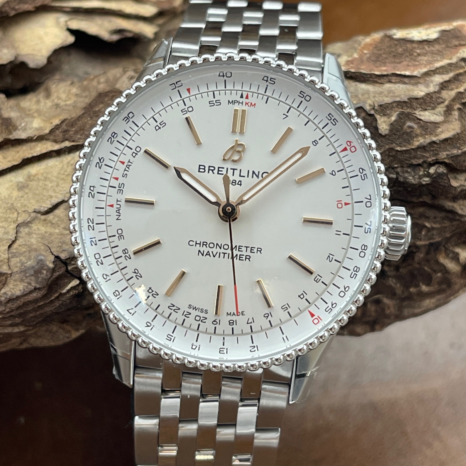 Breitling - Navitimer 36 - Ref. A17327 - Box und Papiere 07/2026 - UNGETRAGEN ( TEILVERKLEBT )