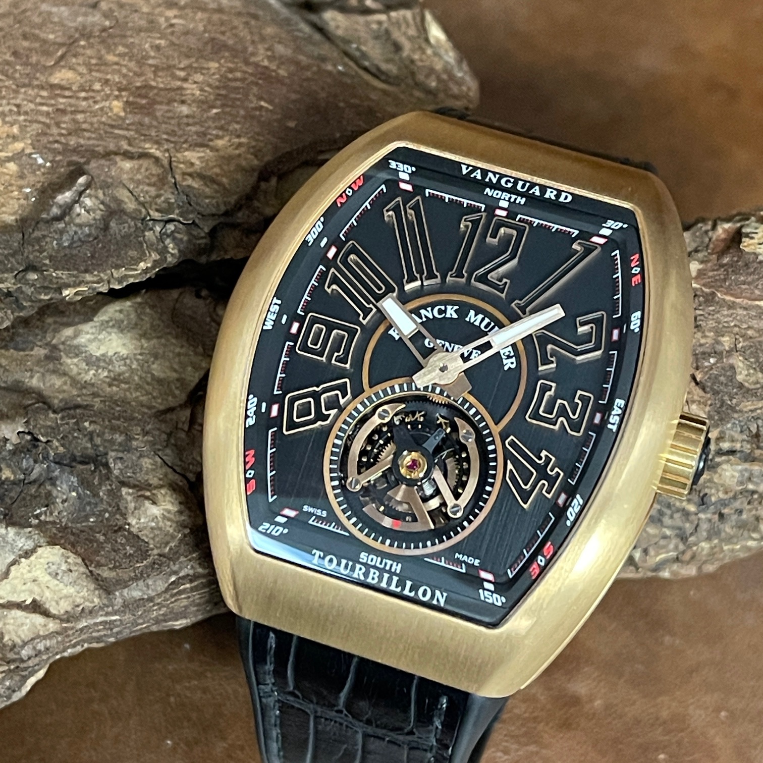 Franck Muller Vanguard V45 Tourbillon - FULL SET 2025 Listpreis 129000€- Ref. V 45 T 5N BRNR - Rosegold mit schwarzem Zifferblatt in sehr gutem Zustand - Detailansicht der Uhr