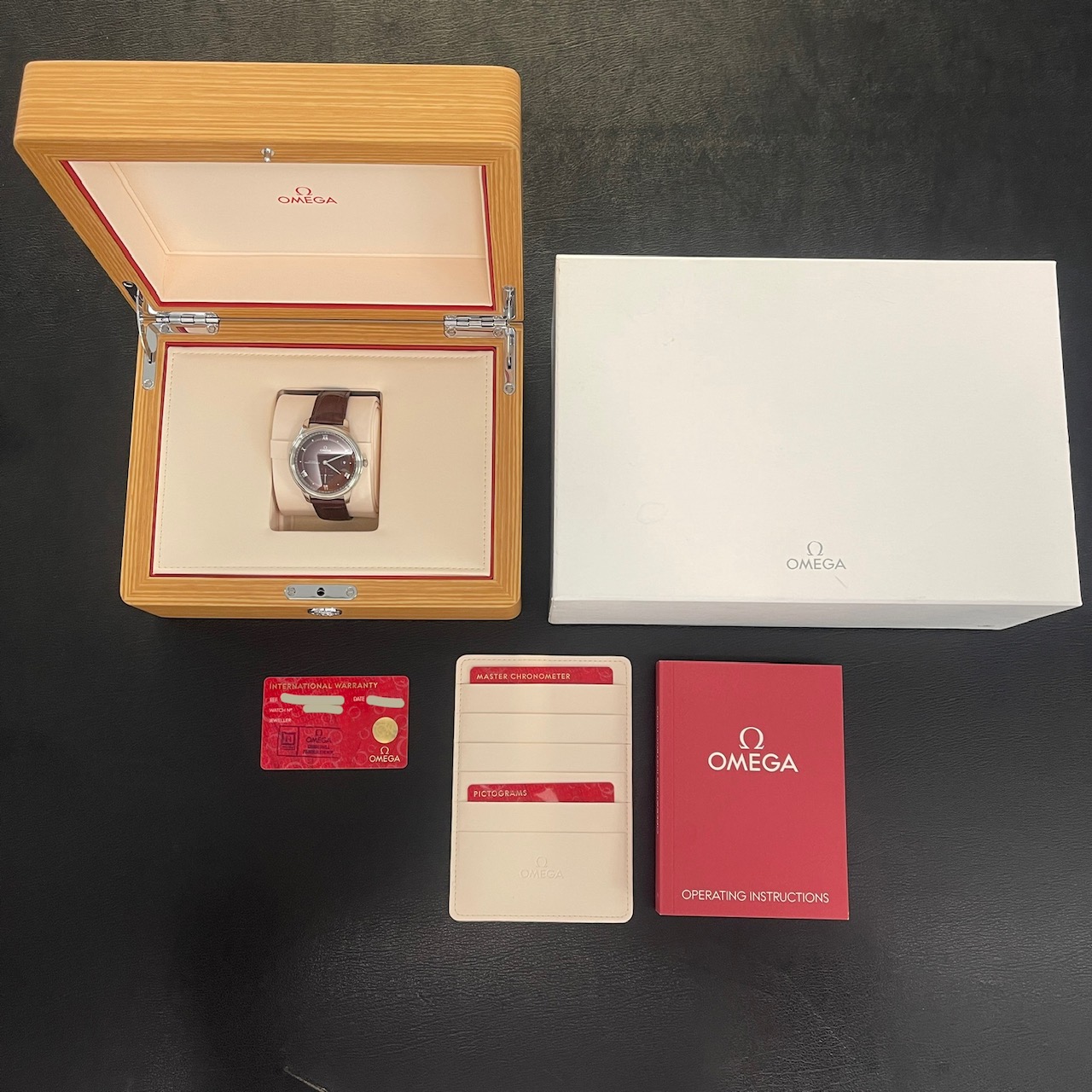 Omega - De Ville Prestige Co-Axial Master Chronometer - Box & Papiere 2024 - Ref. 434.13.41.20.11.001