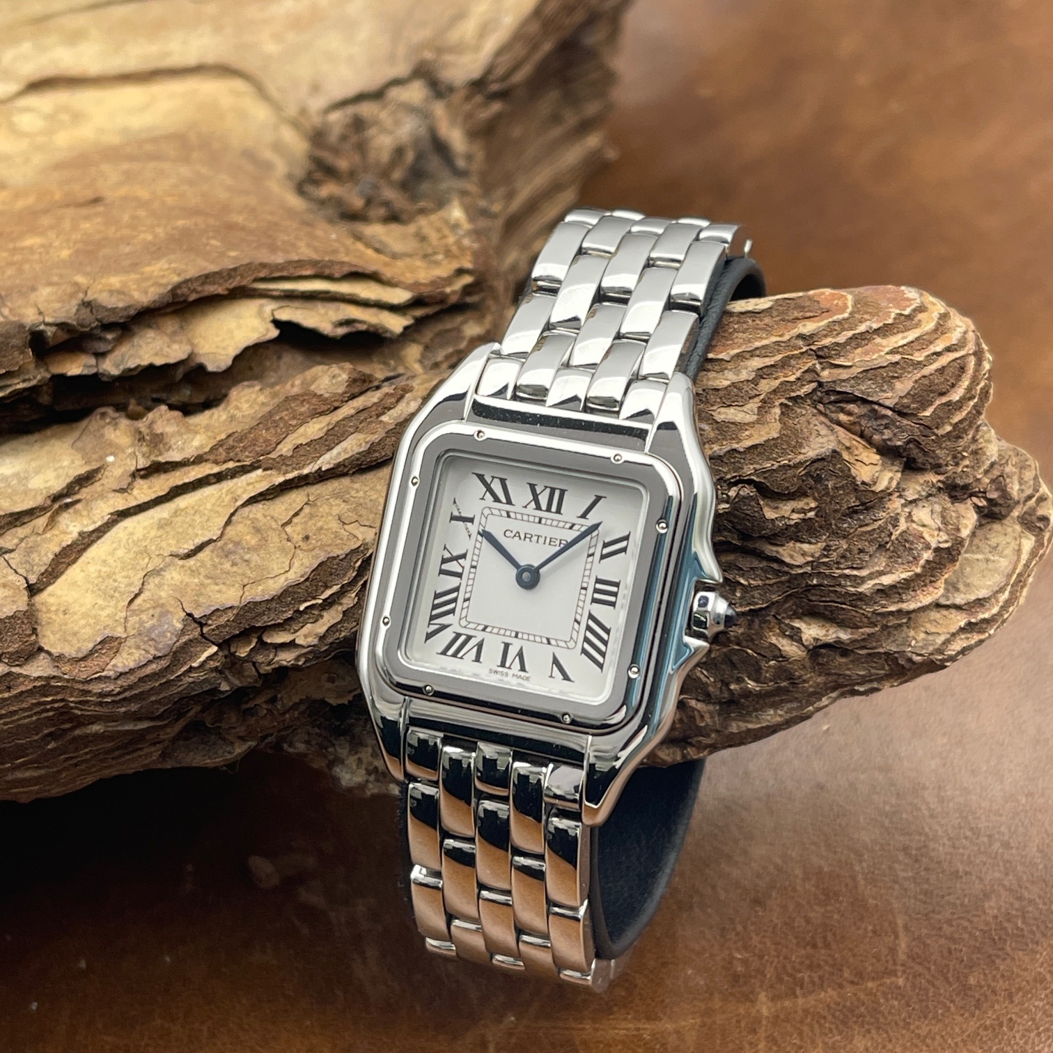 Cartier - Panthere Medium - Edelstahl - Ref. 4016 - Mit Cartier Box und weißem Zifferblatt - Gesamtansicht der Uhr