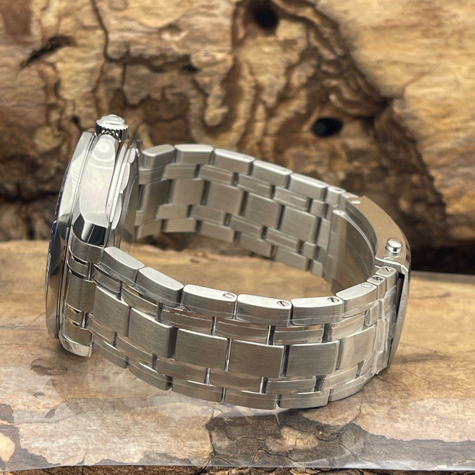 Omega - Seamaster Diver 300 M  - UNGETRAGEN - Box/Papiere 2026 - Ref. 210.30.42.20.03.001
