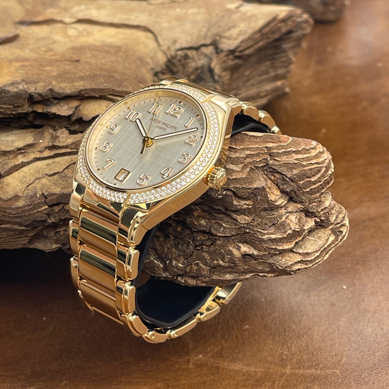 Patek Philippe - Twenty~4 - B/P 06/2022 - Ref. 7300/1200R-010 - Roségold