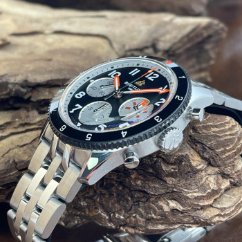 Breitling - Classic AVI Chronograph 42 Mosquito - FULLSET 2023 - Ref. Y23380