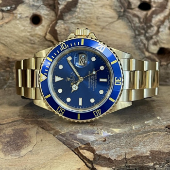 Rolex - Submariner Date - 18K Yellow Gold - Ref. 16618
