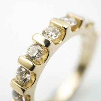 Ring 14 kt mit 7 Brillanten ca. 1,05 ct