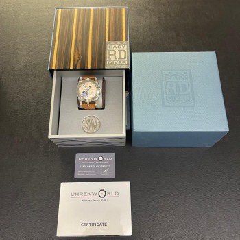 Roger Dubuis - Easy Diver - Tourbillon - Ref. SE48 - Ltd.