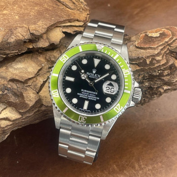 Rolex - Submariner Date "Kermit" - Box & Papers - Ref. 16610LV