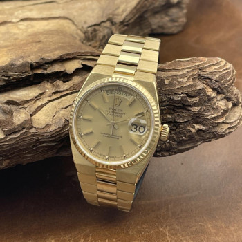 Rolex - Day-Date Oysterquarz 18Kt Gelbgold - Ref. 19018