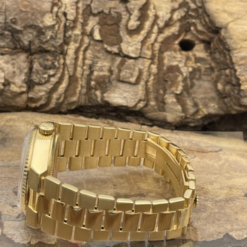 Rolex - Day-Date Oysterquarz 18Kt Gelbgold - Ref. 19018