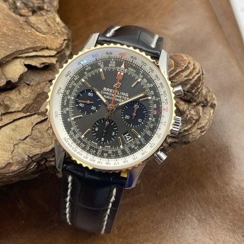 Breitling - Navitimer B01 Chrono 43 - VERKLEBT - FULLSET 2023 - REF. UB0121