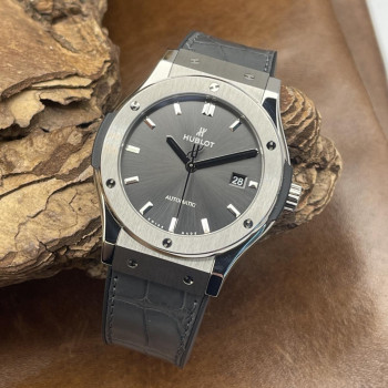 Hublot - Classic Fusion 42 Titan - UNGETRAGEN - Ref. 542.NX.7071.LR