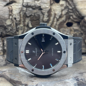 Hublot - Classic Fusion 42 Titan - UNGETRAGEN - Ref. 542.NX.7071.LR