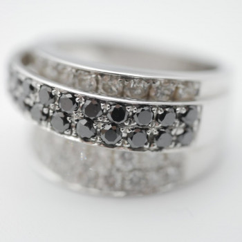 Ring 750 Weißgold mit Diamantbesatz