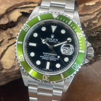 Rolex - Submariner Date "Kermit" - Box & Papers - Ref. 16610LV