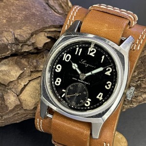 Longines Majetek Military 1940 Vintage wrist watch