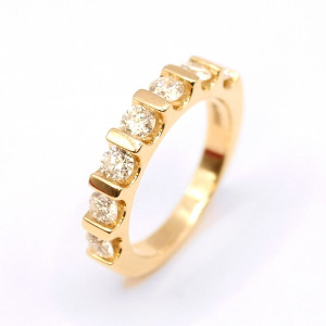Ring 14 kt mit 7 Brillanten ca. 1,05 ct