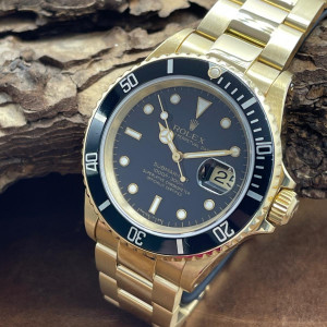 Rolex - Submariner Date - 18Kt Gelbgold - Ref. 16618
