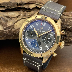 Breitling - Classic Avi Chrono 42 P-51 Mustang Roségold - NEW GOODS - FULLSET 2026 - Ref. R233801A1B1X1