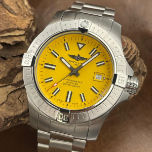 Breitling - Avenger Automatic 45 Seawolf - Box & Papiere - Ref. A17319